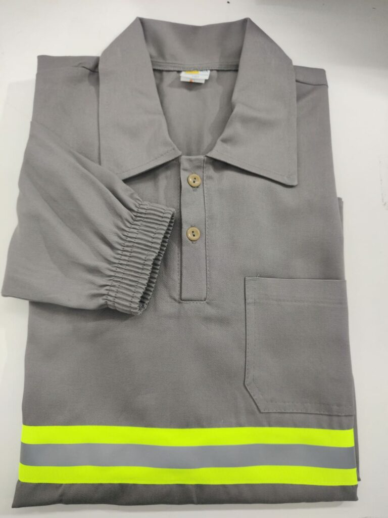 uniforme profissional com faixa refletiva em Curitiba