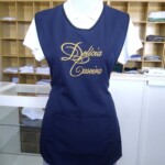 Avental modelo bata com bolso Avental Bata - Uniformes Profissionais em Curitiba