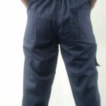 Calça Brim para indústria, bolsos chapados e um bolso na perna com lapela. Calça de Brim para indústria Modelo Meio Elástico - Uniformes Profissionais em Curitiba