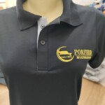 Camisa Polo, malha PV, preto com detalhe cinza médio. Camisa Polo Uniformes Profissionais