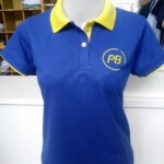Camisa Polo azul com detalhes amarelo e logo bordada Camisa polo - Uniformes Profissionais Alfatex